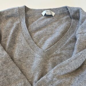 Vince Light Heather Gray V-Neck Cashmere Sweater